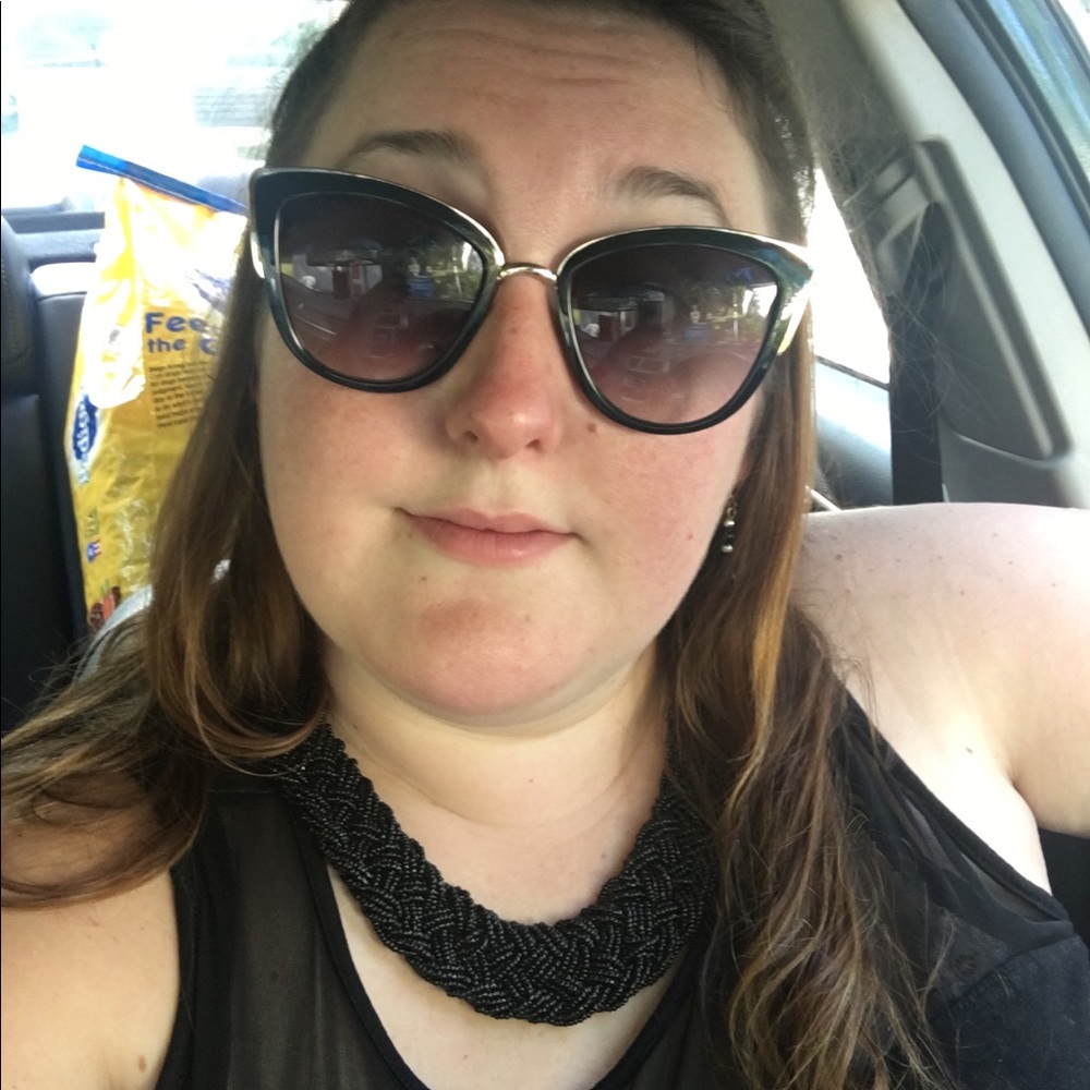 Meet your Posher, Charlotte